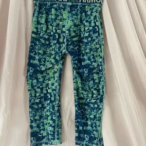 UNDER ARMOUR woman’s size xs Capri leggings